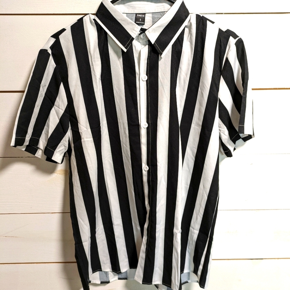Shein small button down black and white